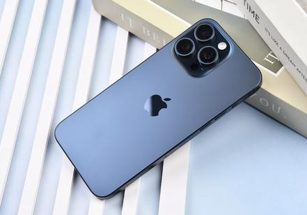 振安苹果维修点分享iPhone 15 Pro Max屏幕更换全新实操风险 